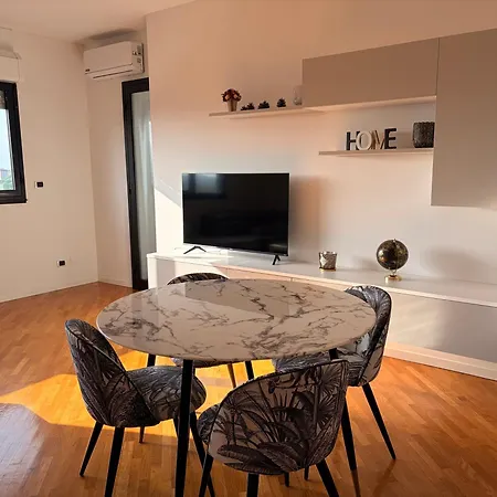Gino's Apt. - Zona Ospedale Sant'orsola E Fiera 4* ボローニャ