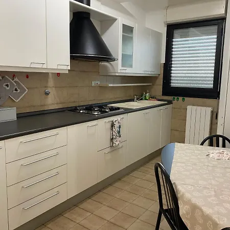 Gino's Apt. - Zona Ospedale Sant'orsola E Fiera 4*