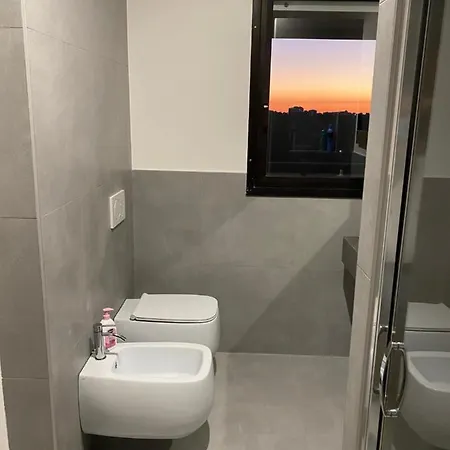 Alojamento de Acomodação e Pequeno-almoço Gino's Apt. - Zona Ospedale Sant'orsola E Fiera 4*